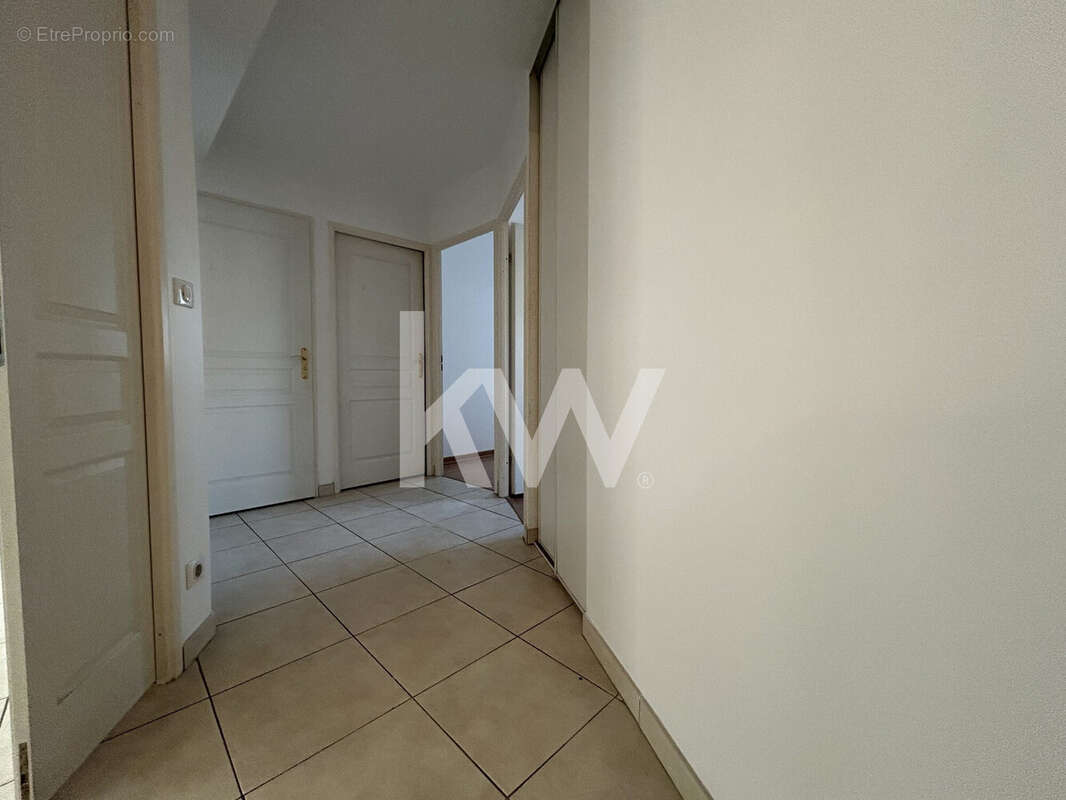 Appartement à SAINT-JEAN-DE-BRAYE
