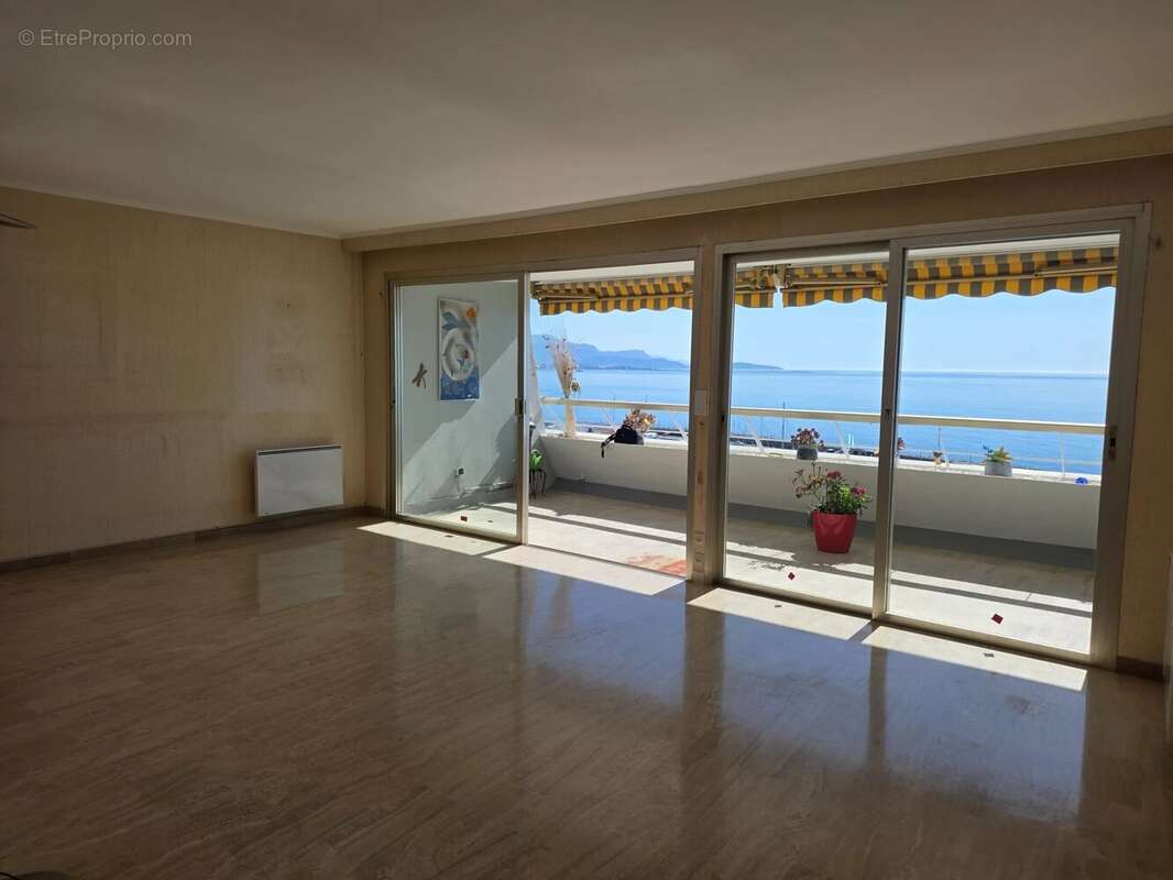 Appartement à VILLENEUVE-LOUBET
