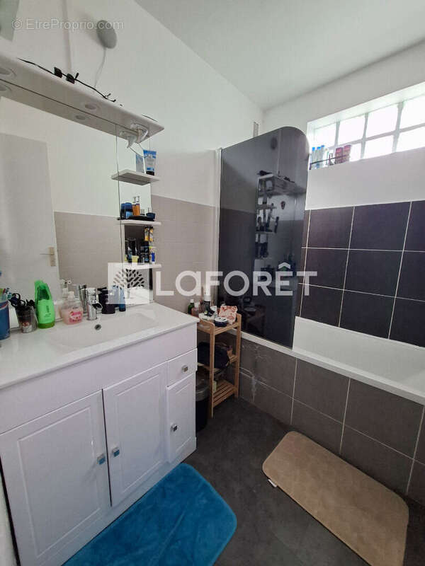 Appartement à LES PAVILLONS-SOUS-BOIS