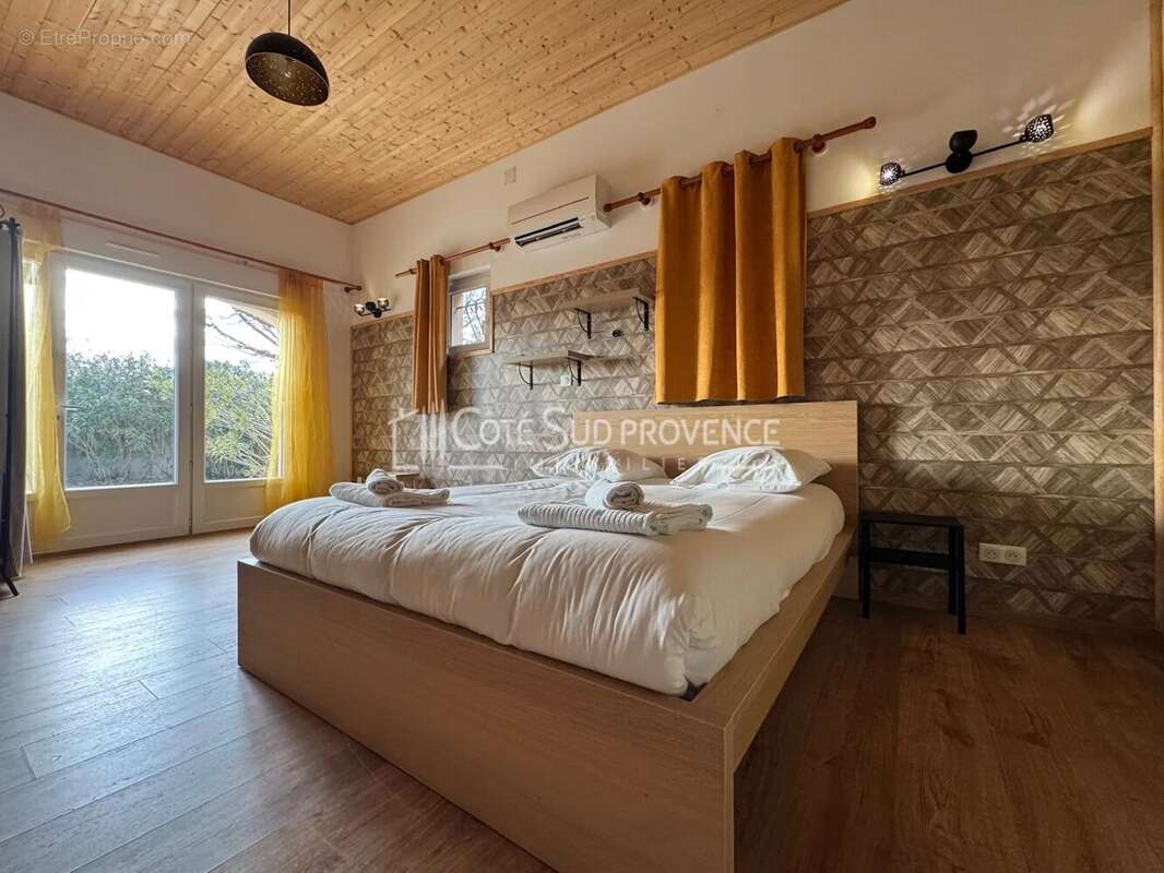 Maison à PERNES-LES-FONTAINES