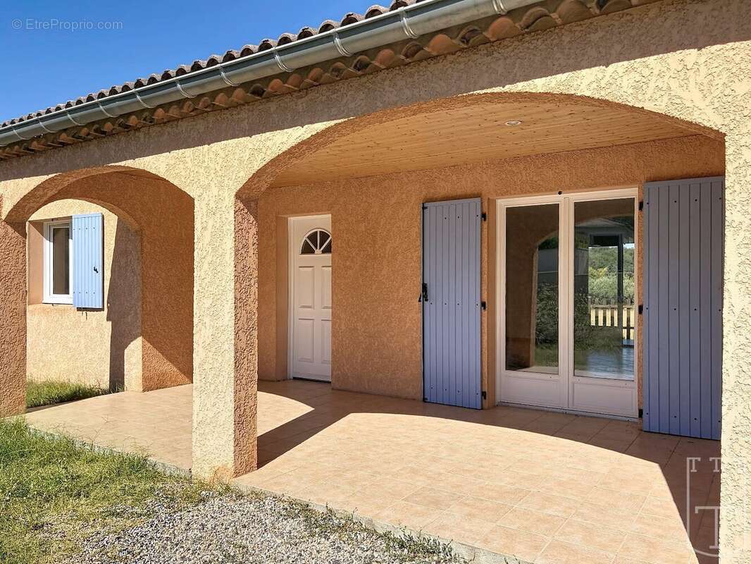 Proche centre RUOMS - Villa 3 chambres - 2 terrasses - photo 10