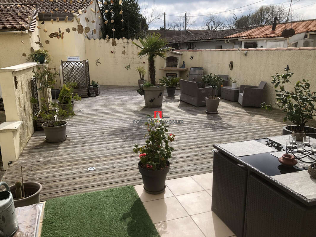 Maison à VENDAYS-MONTALIVET