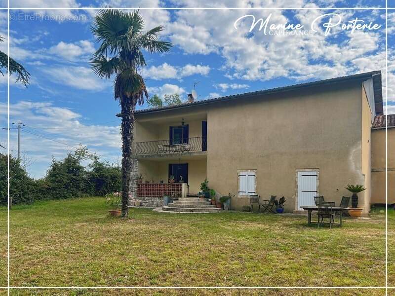 Maison à VIC-FEZENSAC