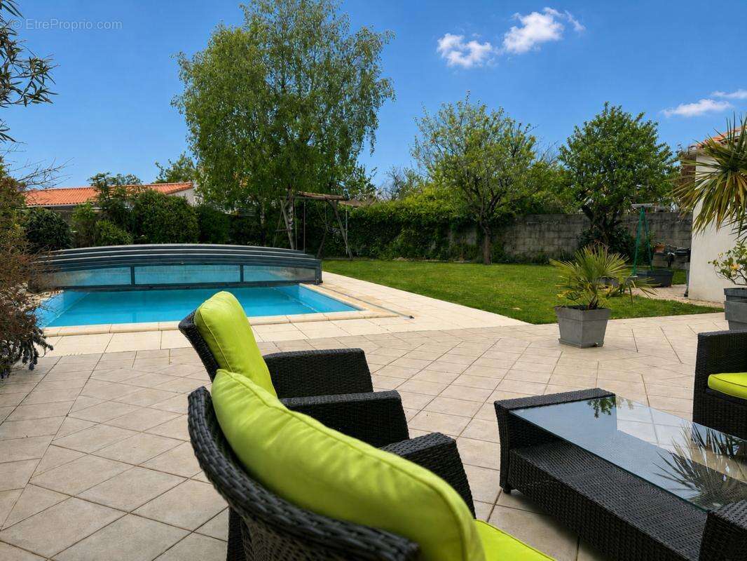 AUBIGNY LES CLOUZEAUX, maison d'architecte 180 m², 5 chambres, 1180 m² terrain clos - photo 2