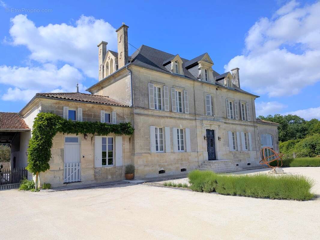 Maison à JONZAC