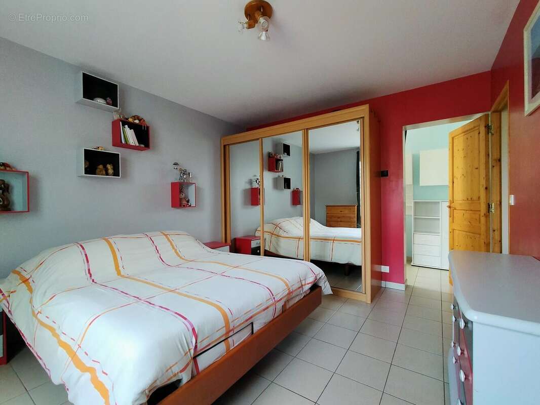 Maion à vendre St Germain de Coulamer chambre rdc - Maison à SAINT-GERMAIN-DE-COULAMER