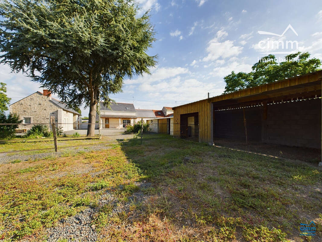 Maison à VILLEBERNIER