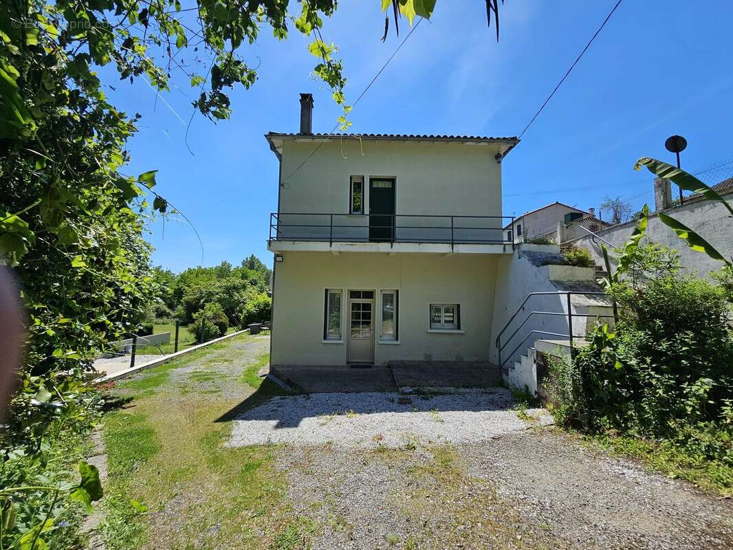 Une maison de village riveraine au charme atypique - photo 20