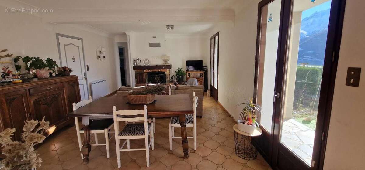 Appartement à SAZOS