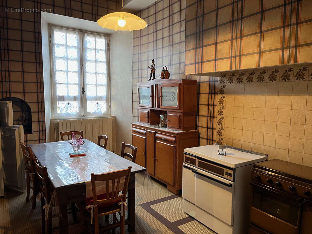 Maison à COUSSAC-BONNEVAL