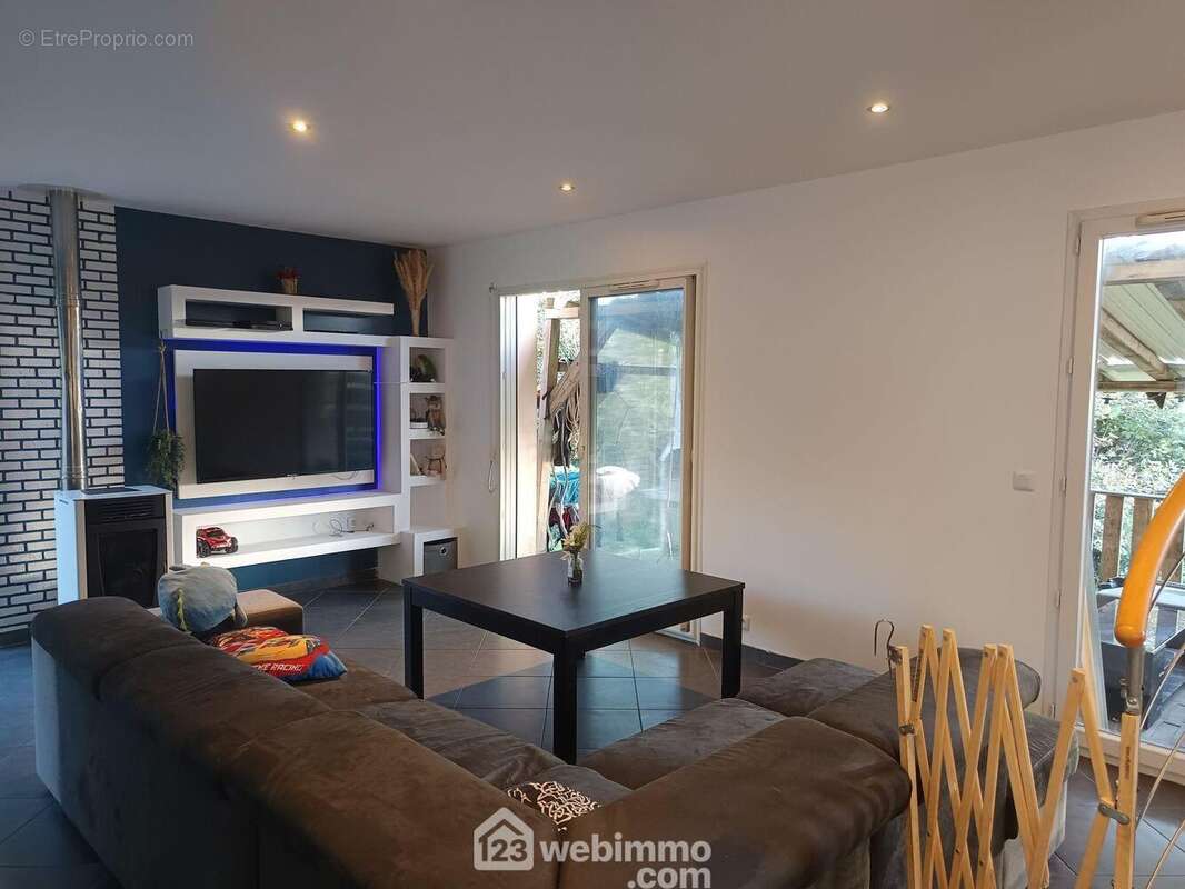 Maison à MALAUSSANNE