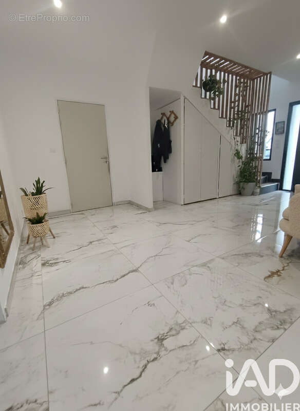 Maison 151 m² à Yffiniac  - photo 4