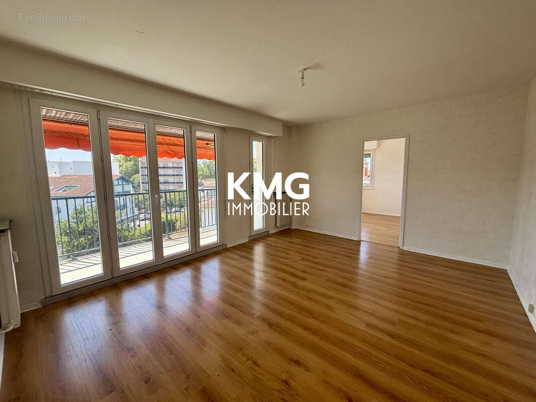 Appartement 64 m² à Anglet  - photo 2