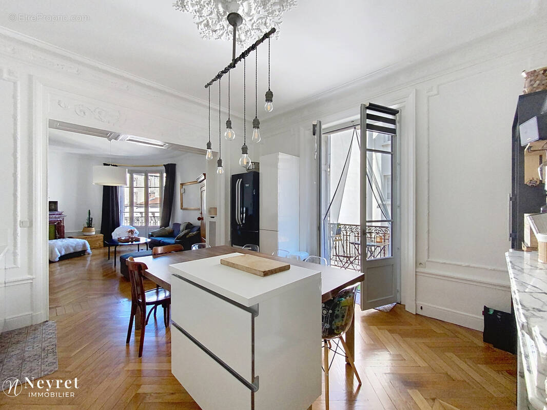 Appartement à SAINT-ETIENNE