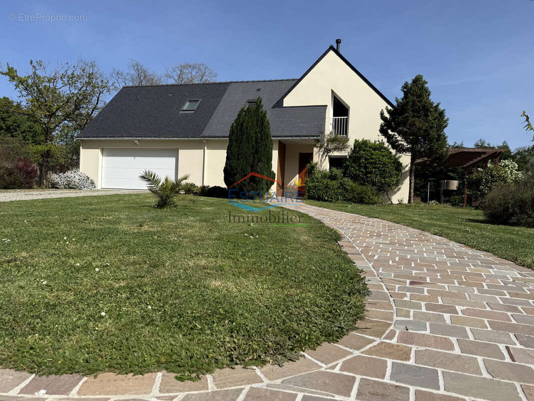 Maison 134 m² à Malville  - photo 2
