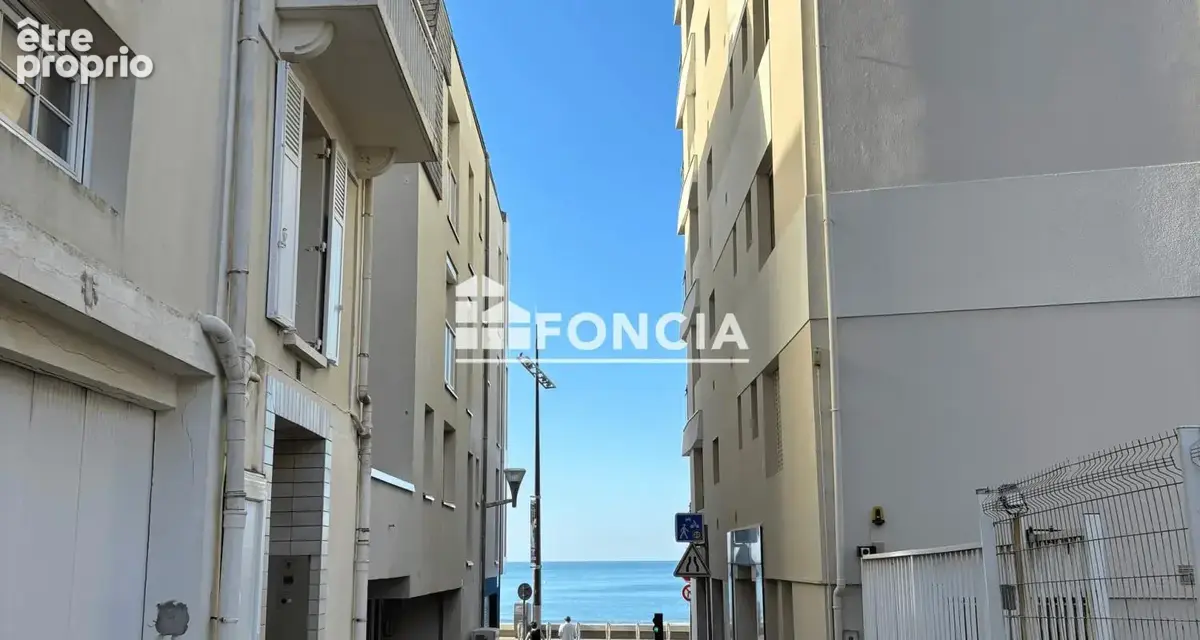 LES SABLES D'OLONNE - CENTRE REMBLAI ET PLAGE - Studio avec mezzanine et balcon dans immeuble de caractère - 50m de la plage - photo 10