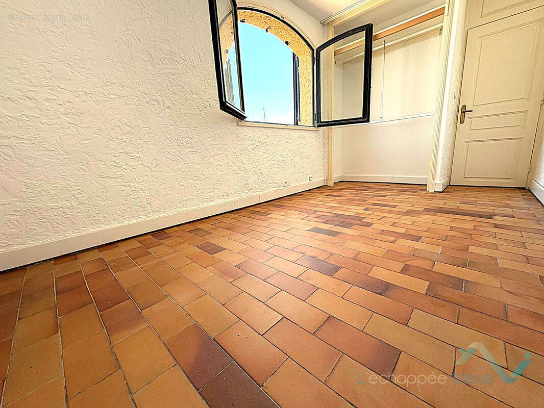 Appartement à COGOLIN