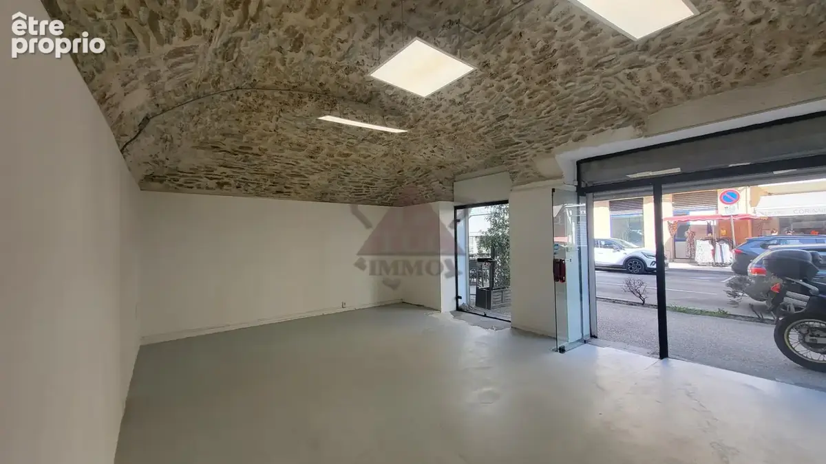 Immeuble 6 appartements et 2 commerces - photo 3