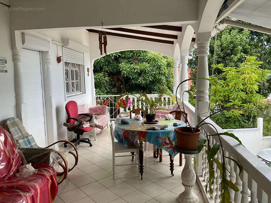 Maison à BASSE-TERRE