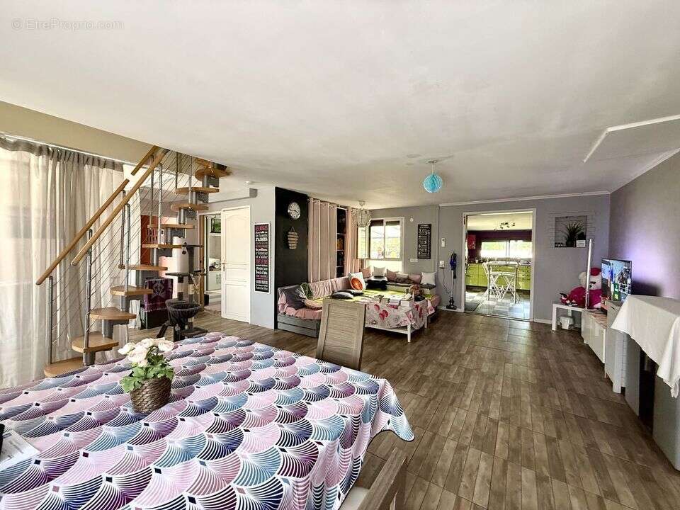 Maison familiale spacieuse - Marolles-sur-Seine (77) - photo 4
