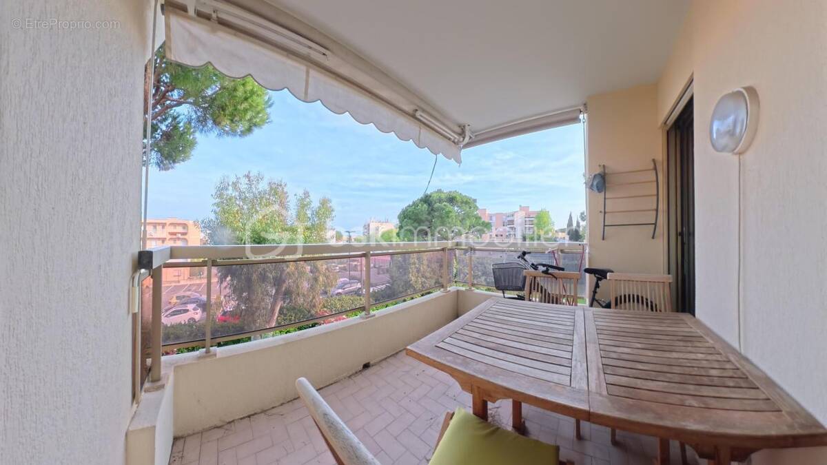 Appartement à VALLAURIS