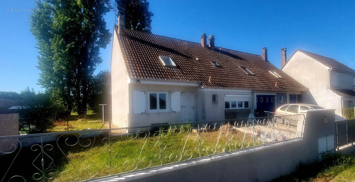 Maison à MIGENNES