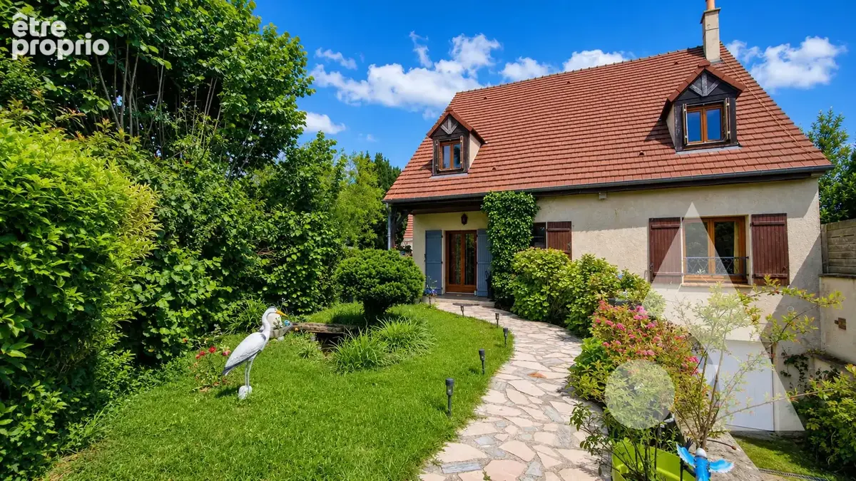 Maison à LE THILLAY