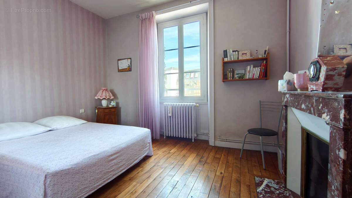 Maison  Bourgeoise à vendre 8 pièces de 170 m² à LAVAL (53) RIVE GAUCHE - photo 13