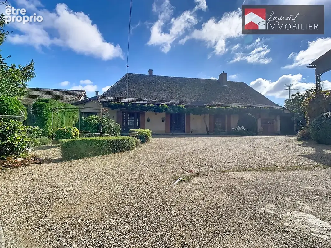 FRONTENARD à Vendre - ensemble immobilier avec 3 Hectares de terres agricoles, bâtiment d'exploitation et deux habitations. - photo 22