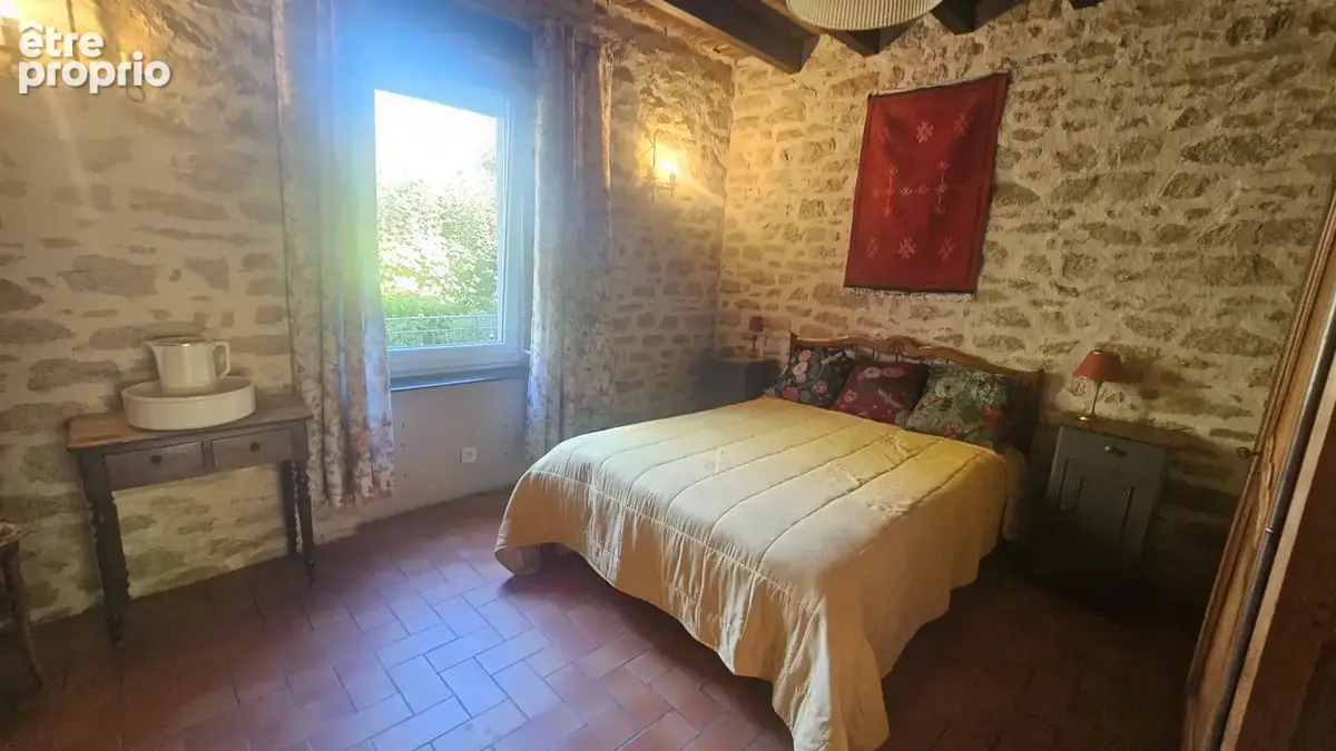 GRAND-CHÉZEAUX (87) — Belle maison en pierre rénovée, isolée sans vis-à-vis, terrain de plus de 4 000 m2 - photo 6