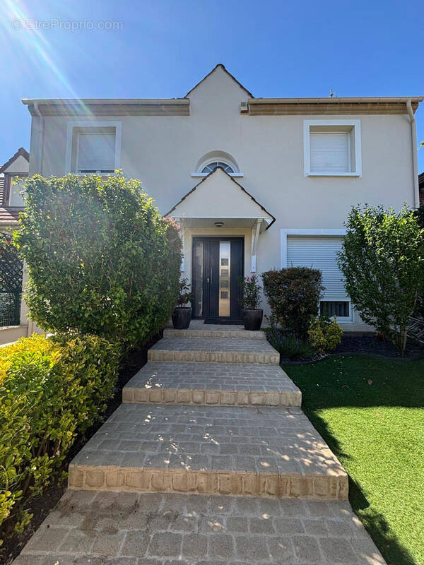 Maison à SAVIGNY-SUR-ORGE