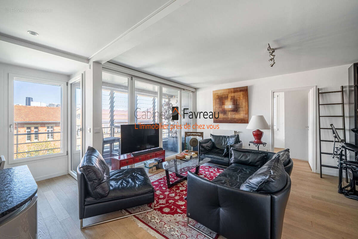 Appartement à PARIS-14E