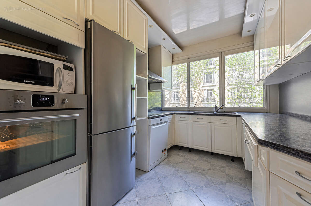 Appartement à PARIS-19E
