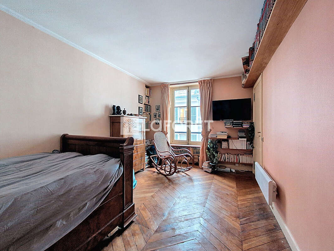 Appartement à PARIS-9E
