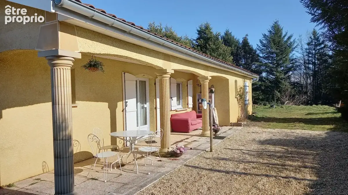Proche Charlieu - maison plain pied - 98 m² - - photo 1
