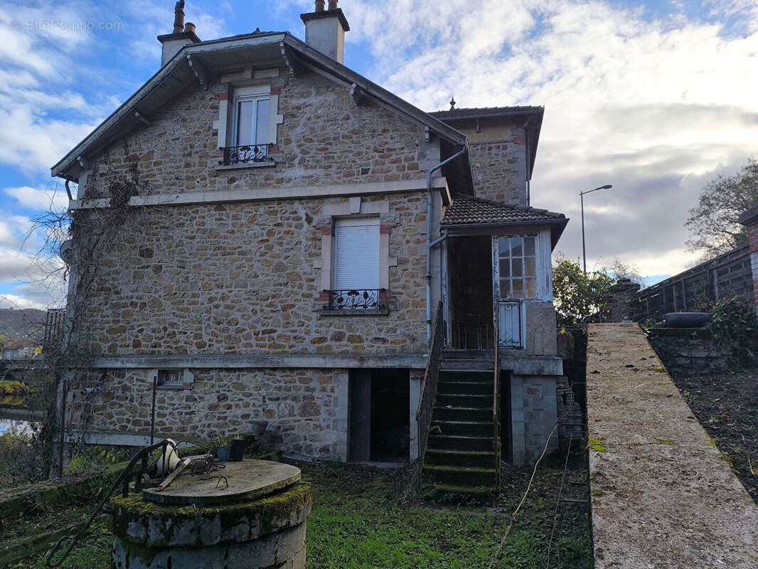 Maison à CAPDENAC