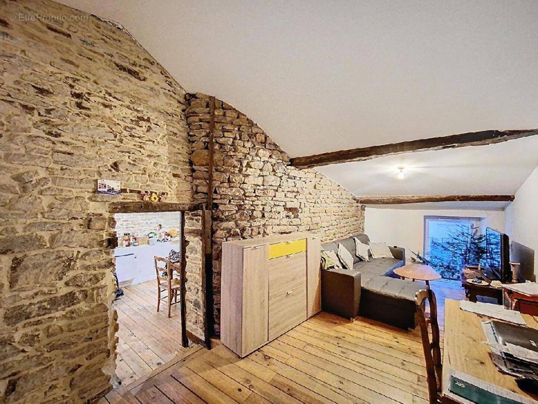 Appartement à CLUNY