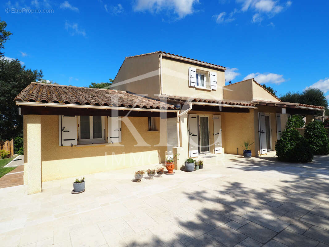 PROCHE CARCASSONNE - Maison 118 m2 4 chambres - Jardin, piscine, garage. - photo 2