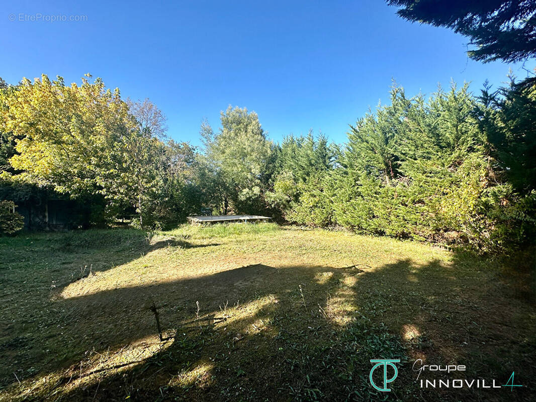 Terrain à LAPEYROUSE-FOSSAT