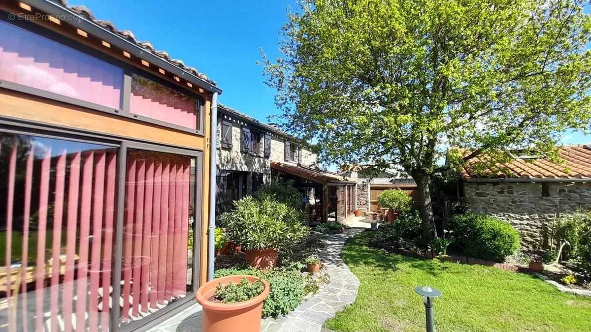 Maison à SAINT-HILAIRE-DE-CLISSON