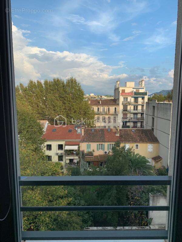 Appartement à MARSEILLE-5E