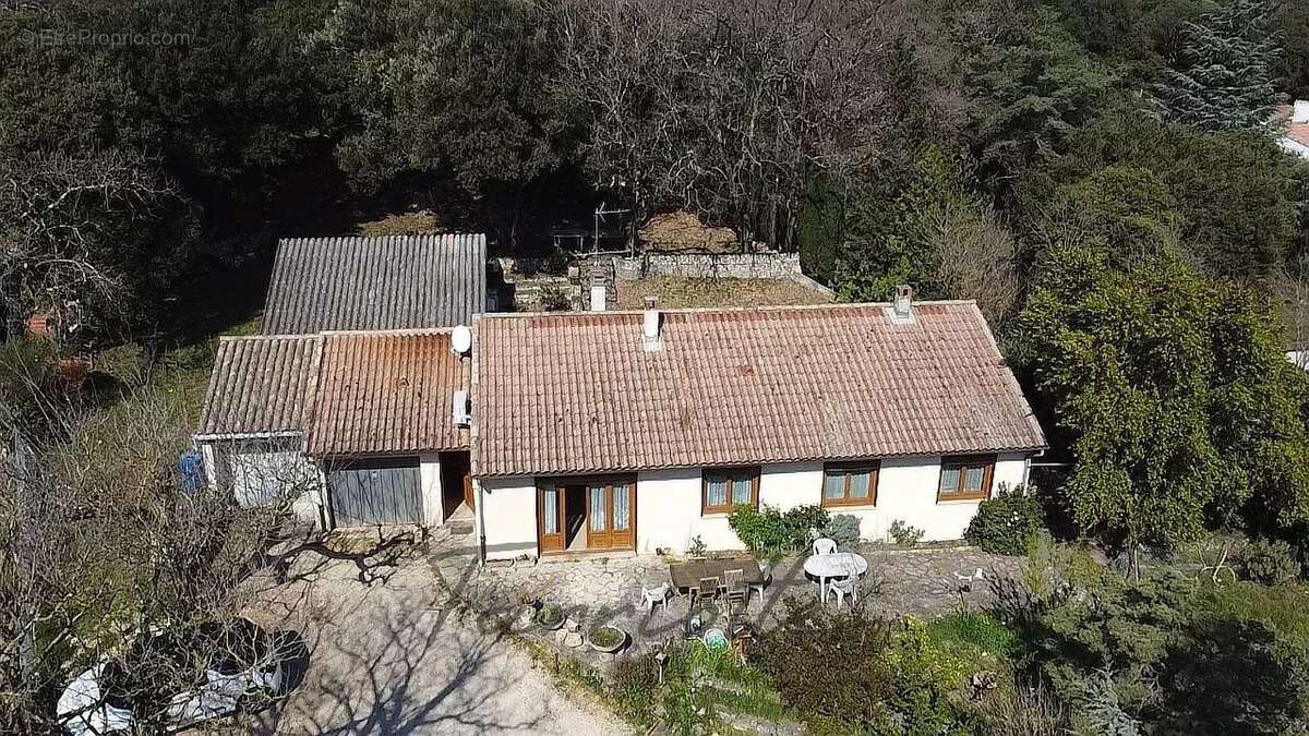 Maison à MALATAVERNE