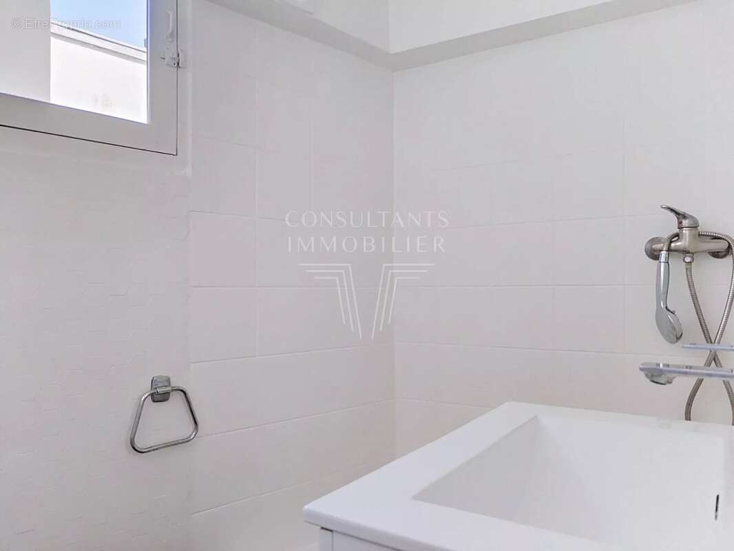 Appartement à PARIS-7E