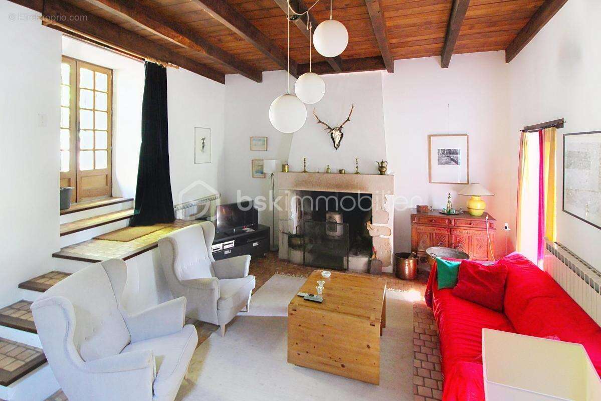 Maison à SAINT-JEAN-DU-BRUEL