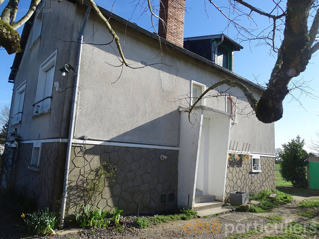 Maison à CHEZAL-BENOIT