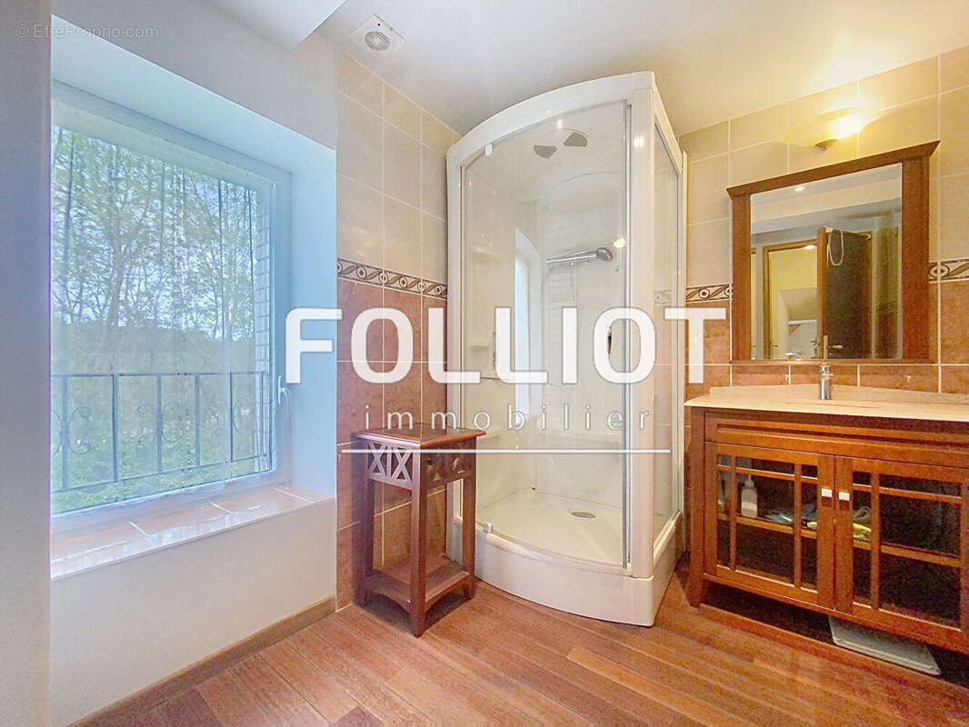 Maison à LES MOUTIERS-EN-CINGLAIS