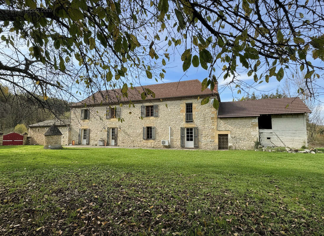 1.411 - Maison à ALLAS-LES-MINES