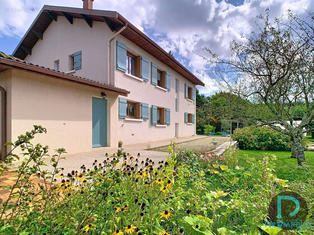 Maison 202 m² à Vandeins  - photo 2