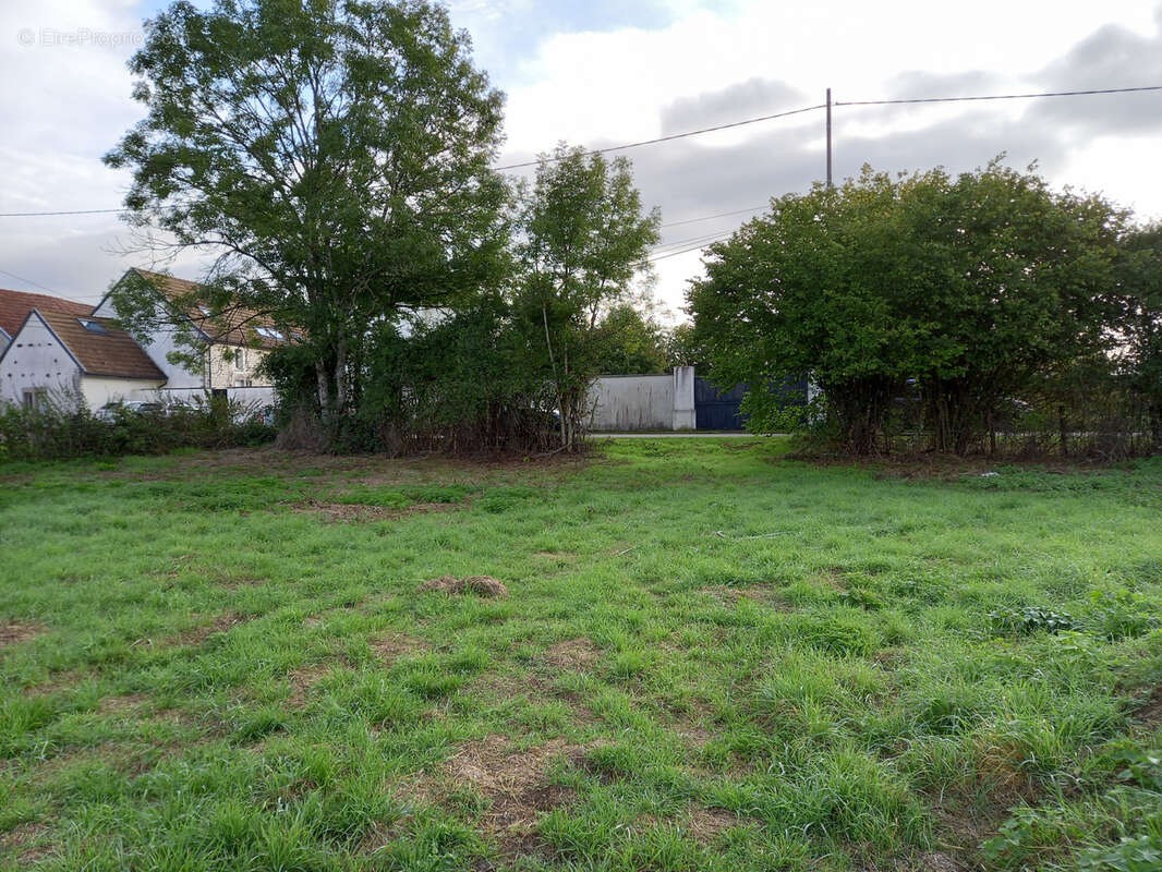 Terrain à POUILLY-EN-AUXOIS