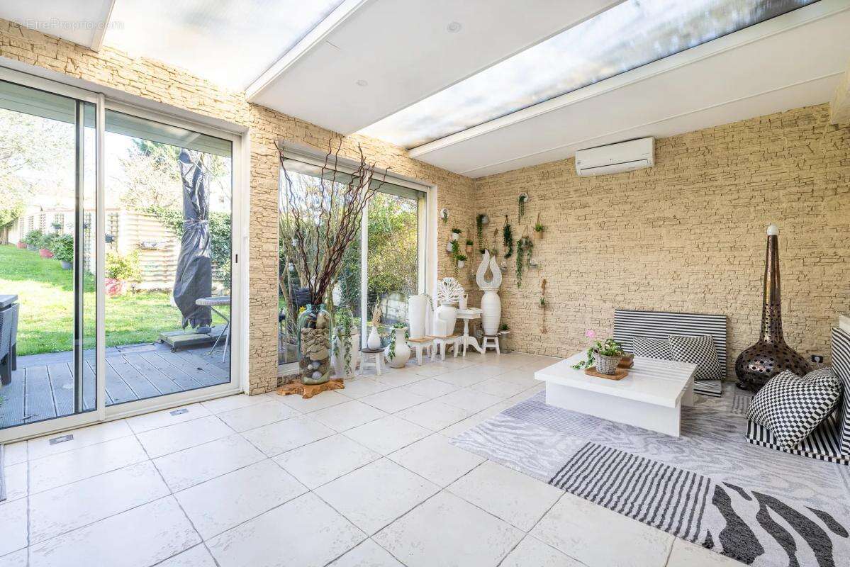 Maison à SAINTRY-SUR-SEINE